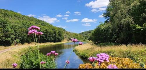 Gîte 16 écluses canal du Nivernais La Collancelle france