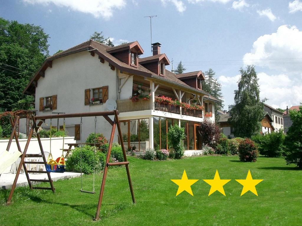 Appartement Gîte 1804 Montagnes du Jura avec Spa et Sauna classé 3 étoiles 52 Grande Rue, 39460 Foncine-le-Haut