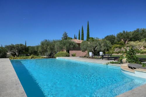 Gîte 4 personnes avec piscine proche du village et des ballades dans le Ventoux Bédoin france