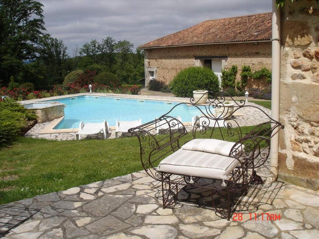 Appartement Gîte 4 personnes situé aux portes du Périgord La Grenouille, 16310 Saint-Adjutory