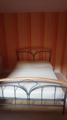 gîte 4 pièces,6 couchages,centre ville Sancoins wifi gratuite,lave linge, lave vaisselle Sancoins france