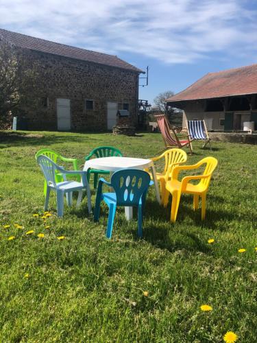 Maison de vacances Gîte à la ferme chaleureux avec cheminée Chezelles Préveranges