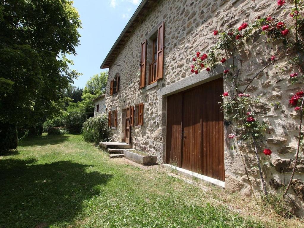 Maison de vacances Gîte Allègre, 4 pièces, 6 personnes - FR-1-582-151 Menteyres, 43270 Allègre