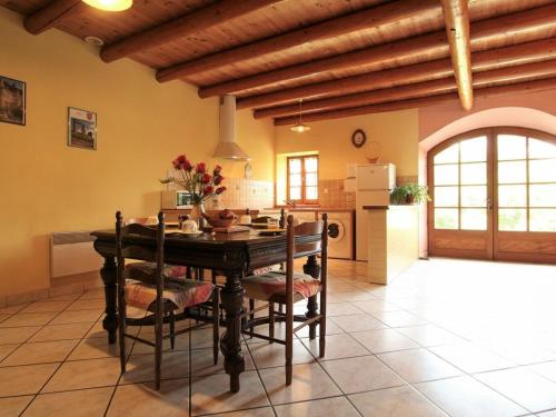 Gîte Allègre, 4 pièces, 6 personnes - FR-1-582-161 Allègre france