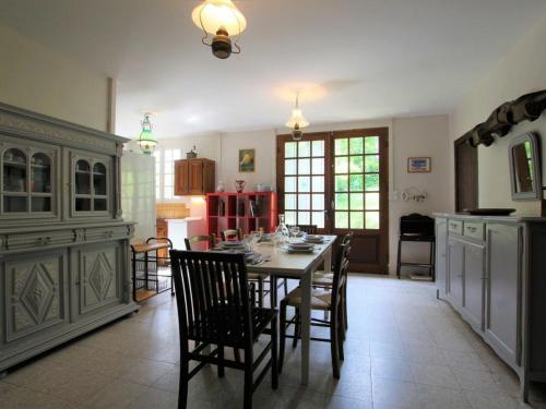 Maison de vacances Gîte Alleyras, 4 pièces, 8 personnes - FR-1-582-244 Vabres Alleyras