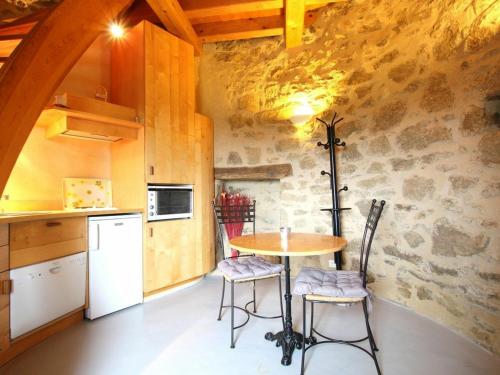 Maison de vacances Gîte Ally, 2 pièces, 2 personnes - FR-1-582-221 La Meunière Ally