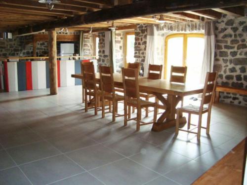 Maison de vacances Gîte Arlempdes, 7 pièces, 15 personnes - FR-1-582-118 Le Suc Arlempdes