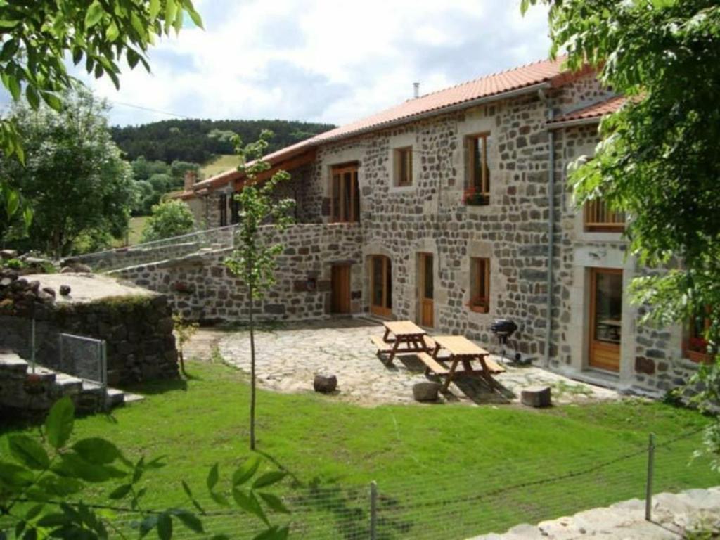 Maison de vacances Gîte Arlempdes, 7 pièces, 15 personnes - FR-1-582-118 Le Suc, 43490 Arlempdes