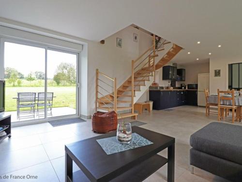 Maison de vacances Gîte Athis-Val de Rouvre, 3 pièces, 4 personnes - FR-1-497-153 N°2 La Bourdonnière LA CARNEILLE La Carneille