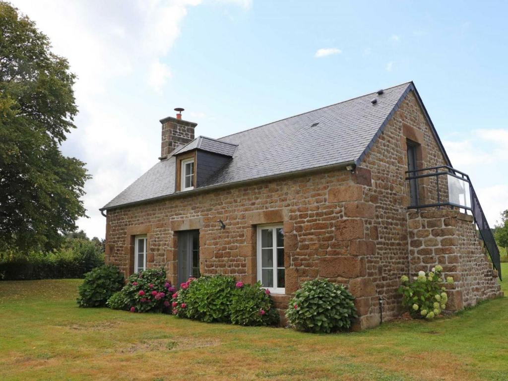 Maison de vacances Gîte Athis-Val de Rouvre, 3 pièces, 4 personnes - FR-1-497-153 N°2 La Bourdonnière LA CARNEILLE, 61100 La Carneille