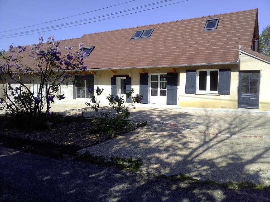 Maison de vacances Gîte au bord de la rivière Chemin du Haut de Clémencey, 71330 Frangy