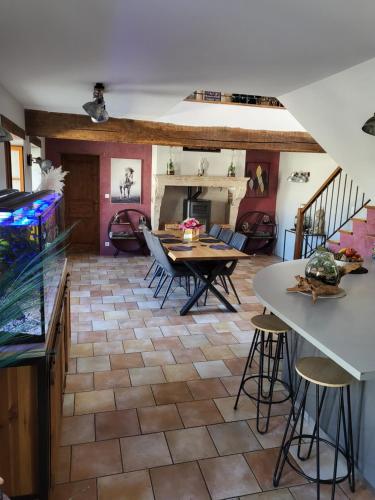 Maison de vacances Gîte au cœur des vignes avec piscine et spa Rue de la Forestière Saudoy