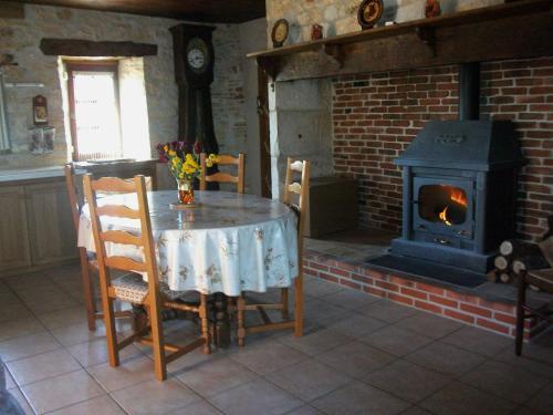 Maison de vacances Gîte au cœur du Lot, la maison de Pauline Les Mazes Nord Lentillac du Causse