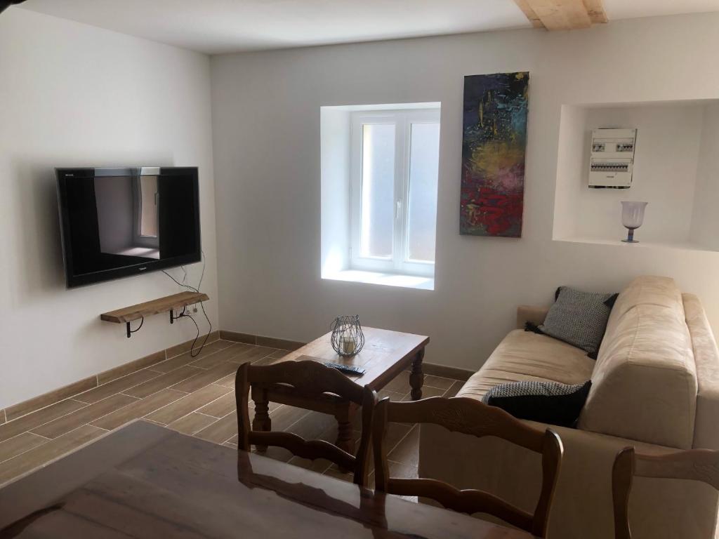 Maison de vacances Gîte au calme entièrement rénové Les Petites Maisons, 86270 Coussay-les-Bois