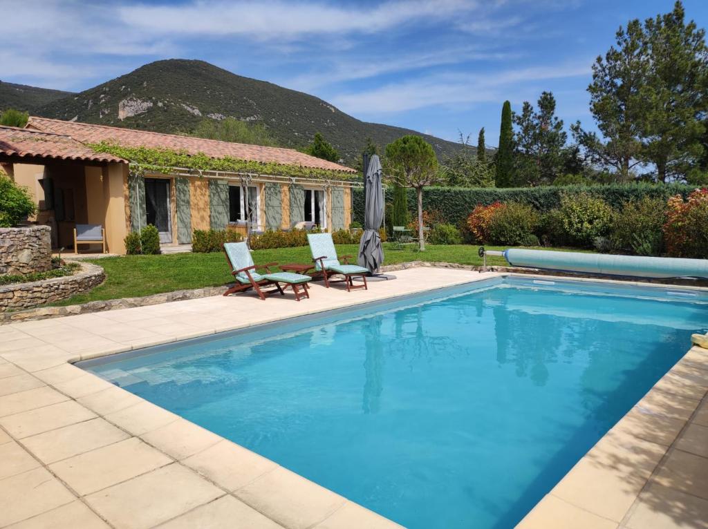 Maison de vacances GITE AUX 4 SAISONS DU COLORADO PROVENÇAL - 3 ÉTOILES - Rustrel Grand Rue, 84400 Rustrel