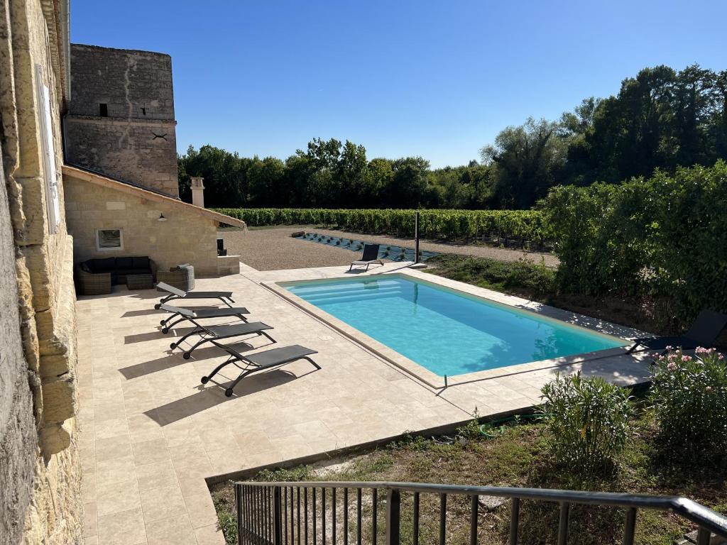 Villa Gîte avec piscine, Château de Lescours, St-Émilion 56, château de lescours, 33330 Saint-Sulpice-de-Faleyrens