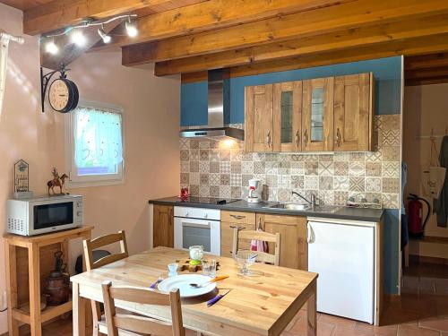 Maison de vacances Gîte Avrilly , 2 pièces, 3 personnes - FR-1-489-327 LA CROIX BOUQUET Avrilly