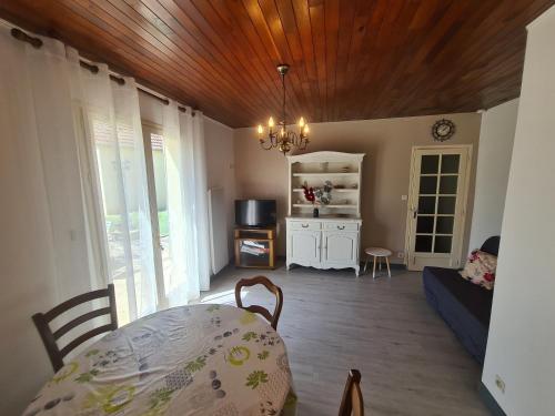 Gîte Baraize, 3 pièces, 4 personnes - FR-1-591-319 Baraize france