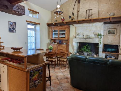 Maison de vacances Gîte Bellon, 4 pièces, 6 personnes - FR-1-653-116 Le Couret Bellon