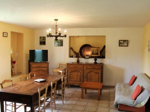 Maison de vacances Gîte Belvès, 4 pièces, 6 personnes - FR-1-616-86 La Borie Larzac