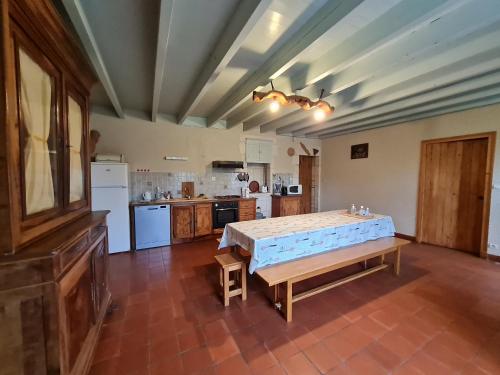 Gîte Benet, 5 pièces, 8 personnes - FR-1-426-146 Benet france