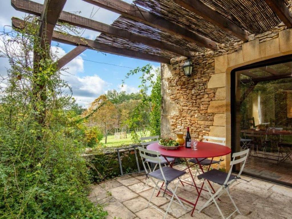 Maison de vacances Gîte Besse, 3 pièces, 4 personnes - FR-1-616-142 Le Pourqueyrol, 24550 Besse