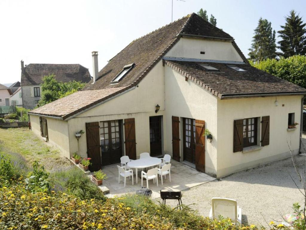 Maison de vacances Gîte Bligny, 4 pièces, 6 personnes - FR-1-543-110 14 rue du Château BLIGNY, 10200 Bligny