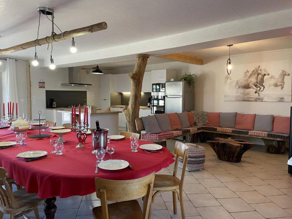 Maison de vacances Gîte Blomard, 6 pièces, 12 personnes - FR-1-489-353 Le vieux Sarre, 03390 Blomard