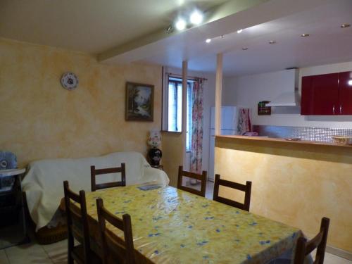 Maison de vacances Gîte Bransat, 3 pièces, 6 personnes - FR-1-489-294 37 RUE LE BAS DE LA RIVIERE Bransat