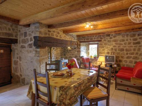 Maison de vacances Gîte Burdignes, 3 pièces, 4 personnes - FR-1-496-101 2600 route de Burdignes 07690 VANOSC Burdignes