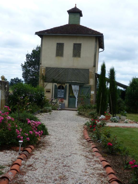 Maison de vacances GITE CASTELVIDOUZE LE MALVY Vidouze, 32300 Saint-Ost