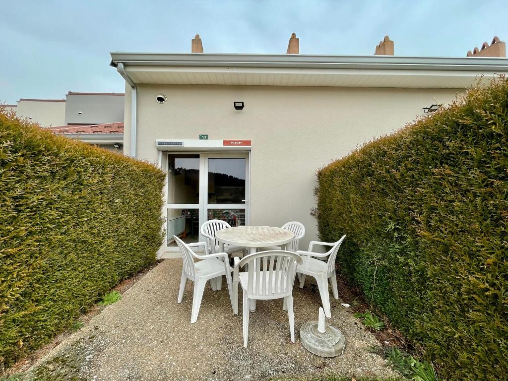 Maison de vacances Gîte Cayres, 2 pièces, 5 personnes - FR-1-582-340 Les Douades, 43510 Cayres