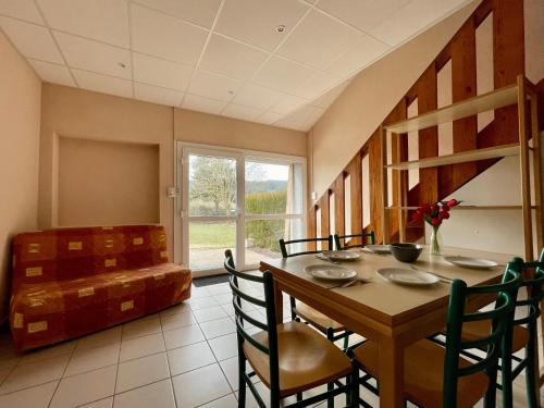 Maison de vacances Gîte Cayres, 3 pièces, 7 personnes - FR-1-582-341 Les Douades Cayres