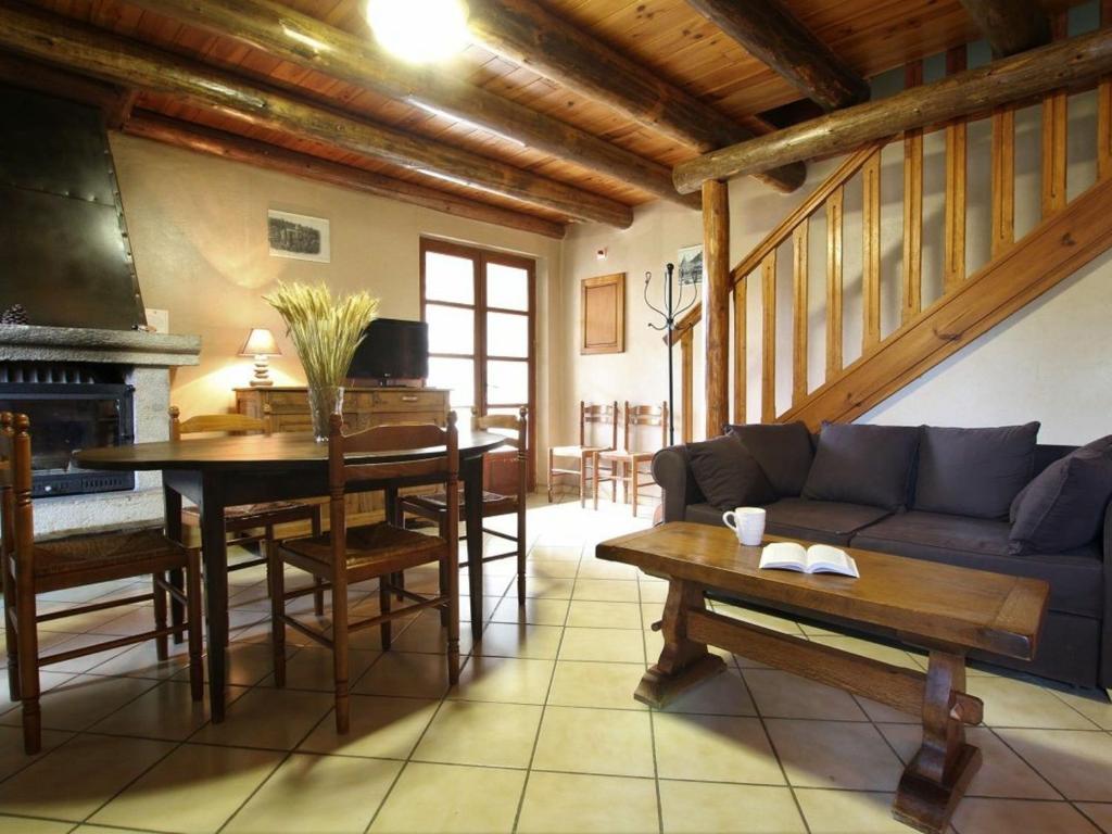 Maison de vacances Gîte Céaux-d'Allègre, 4 pièces, 6 personnes - FR-1-582-19 Le Bourg, 43270 Céaux-dʼAllègre