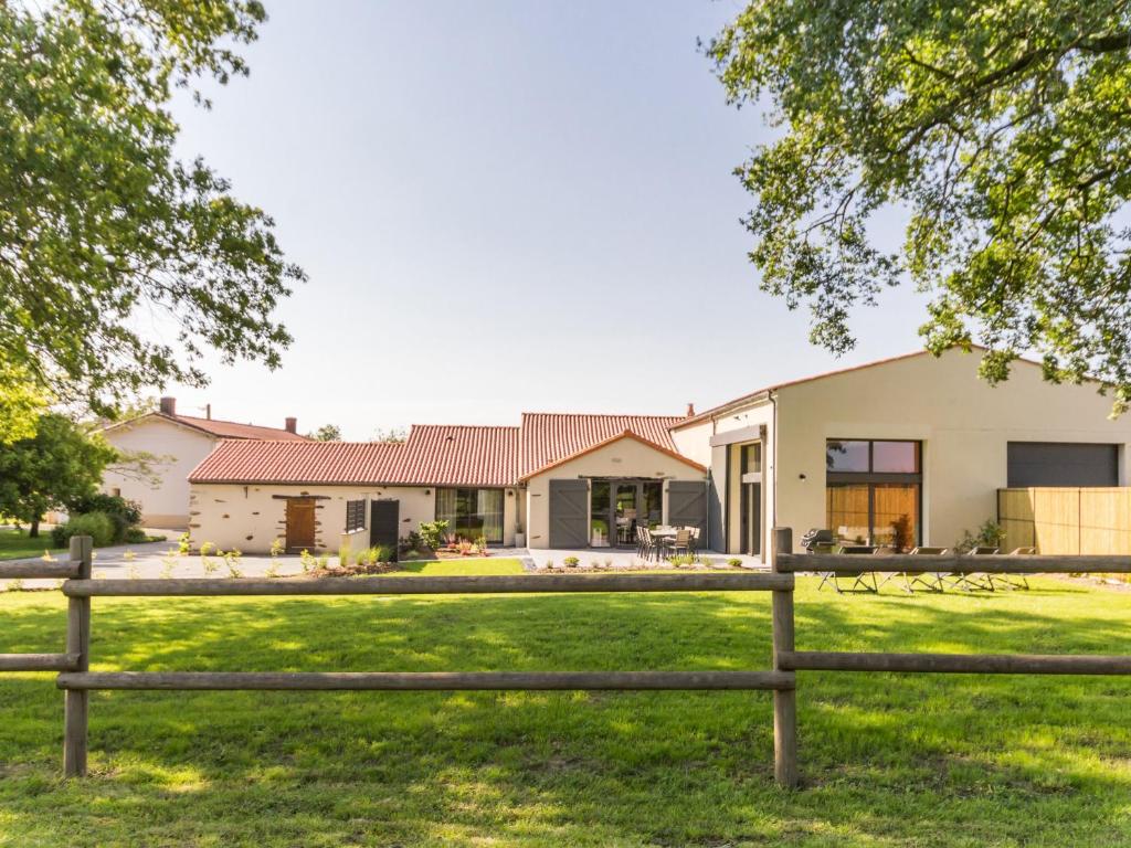 Maison de vacances Gîte Château-Thébaud, 5 pièces, 10 personnes - FR-1-306-913 Les Boutineries, 44690 Châteauthébaud