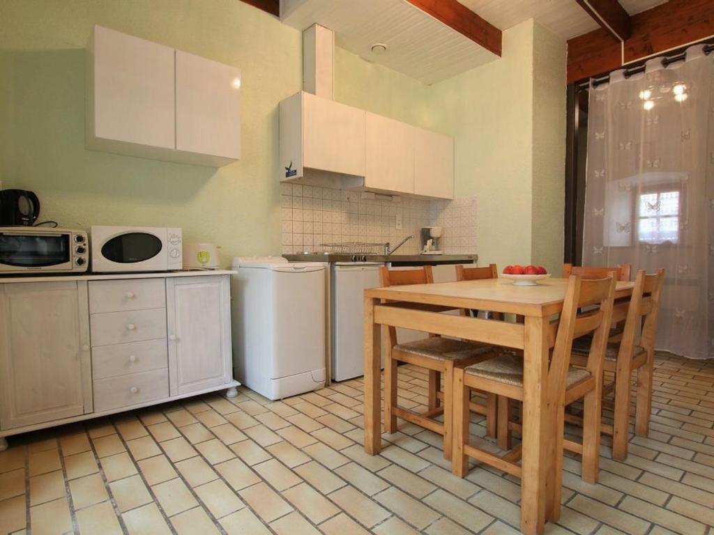 Maison de vacances Gîte Chavaniac-Lafayette, 3 pièces, 4 personnes - FR-1-582-175 Place Washington, 43230 Chavaniac-Lafayette