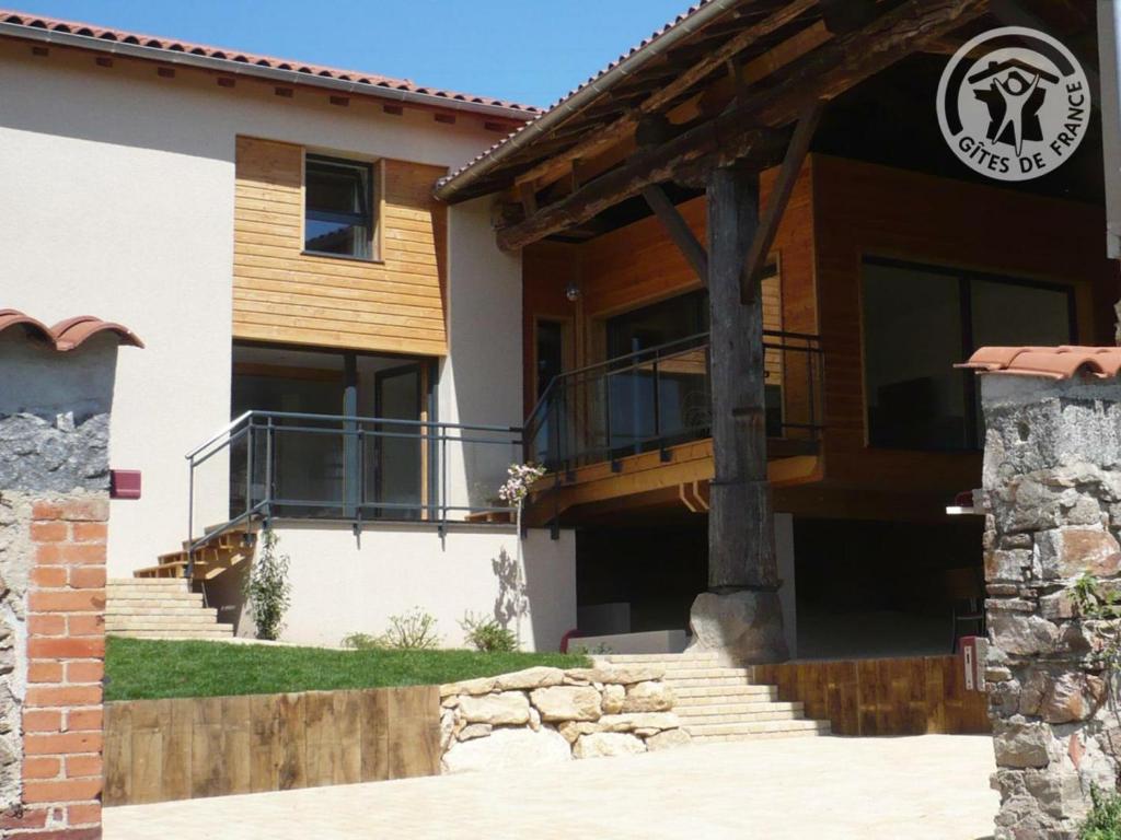 Maison de vacances Gîte Chazelles-sur-Lyon, 5 pièces, 10 personnes - FR-1-496-111 1060, chemin de la Margassiere, 42140 Chazelles-sur-Lyon