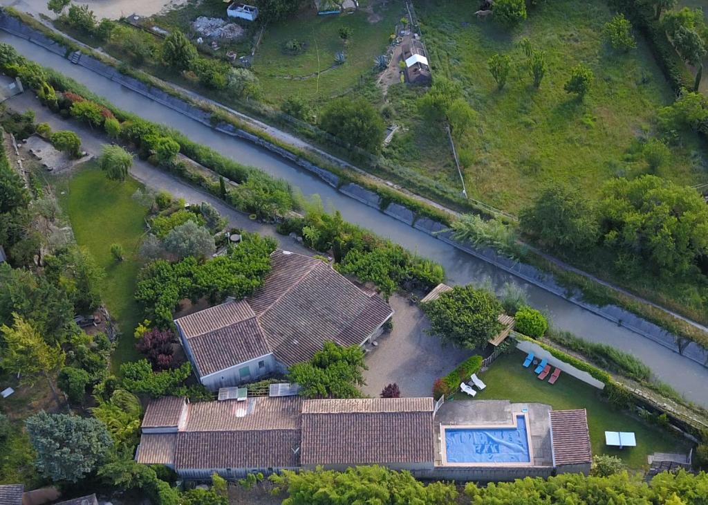Maisons de vacances Gîte chez Cécile dans le Luberon 492 Route de l'Isle sur Sorgue, 84800 Lagnes