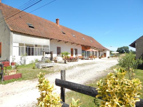 Gite chez Marcel et Béa La Chapelle-Saint-Sauveur france