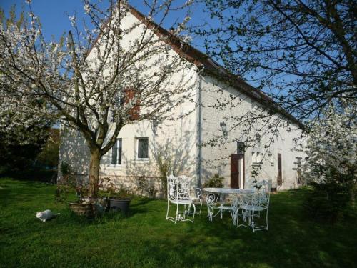 Gîte Civray-sur-Esves, 4 pièces, 6 personnes - FR-1-381-323 Civray-sur-Esves france