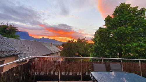 Appartement Gîte clair, spacieux et cosy avec vue sur le massif de la Chartreuse 574 rue Galloux Sainte-Hélène-du-Lac