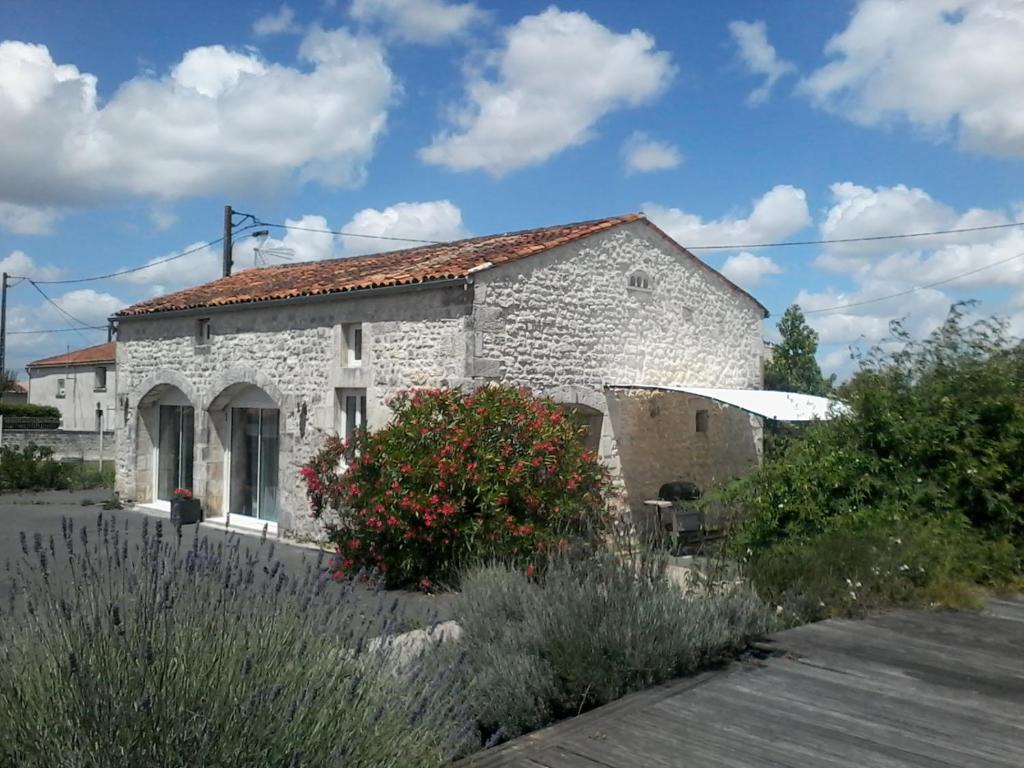 Maison de vacances Gîte climatisé *** Le Pigeonnier 29b rue des tilleuls, 17800 Pons