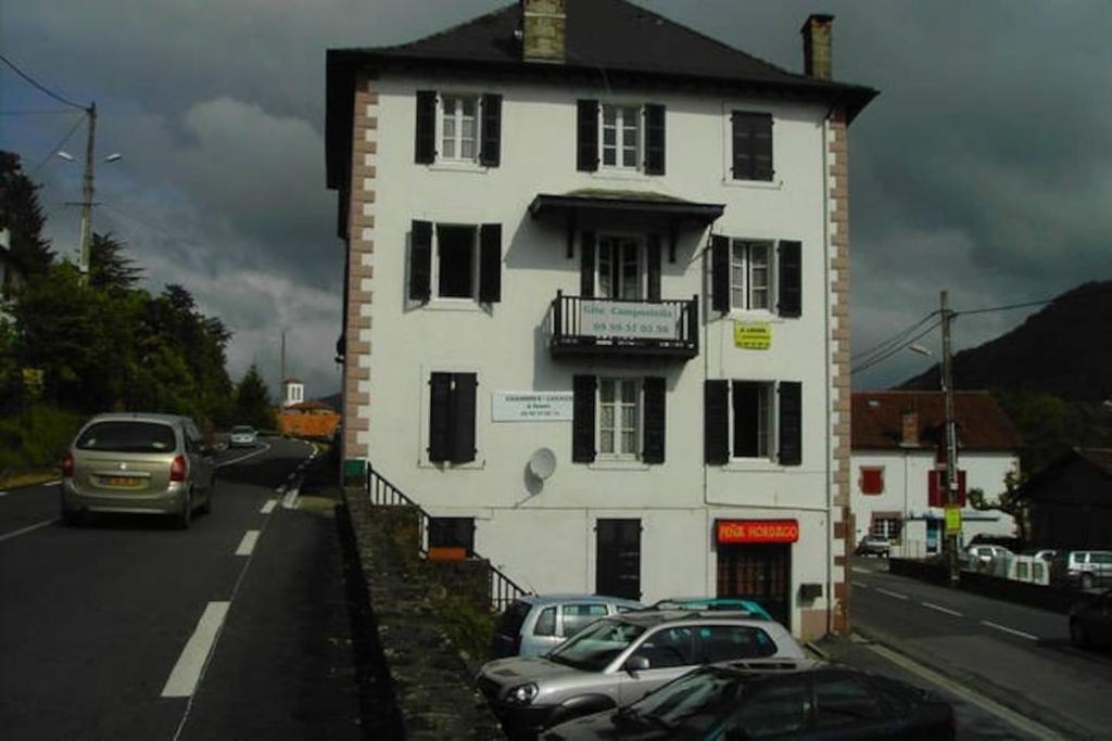 Auberge Gite Compostella 6 Route d'Arneguy, 64220 Saint-Jean-Pied-de-Port