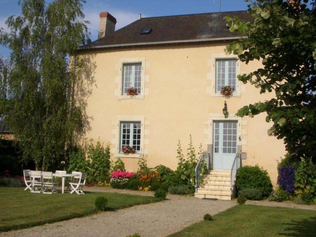 Maison de vacances Gîte Cossé-le-Vivien, 5 pièces, 8 personnes - FR-1-600-113 La Thuallière COSSE LE VIVIEN, 53230 Cossé-le-Vivien