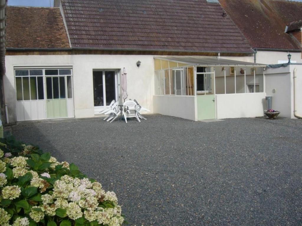 Maison de vacances Gîte Courcy-aux-Loges, 3 pièces, 5 personnes - FR-1-590-35 12 Le Brossillon, 45300 Courcy-aux-Loges