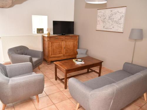 Maison de vacances Gîte Cressanges, 4 pièces, 6 personnes - FR-1-489-78 L'ERAIN Cressanges