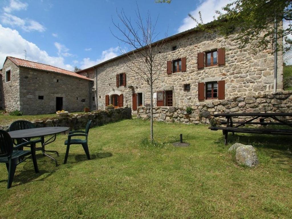 Maison de vacances Gîte Cubelles, 5 pièces, 10 personnes - FR-1-582-218 La Loubeyre, 43170 Cubelles