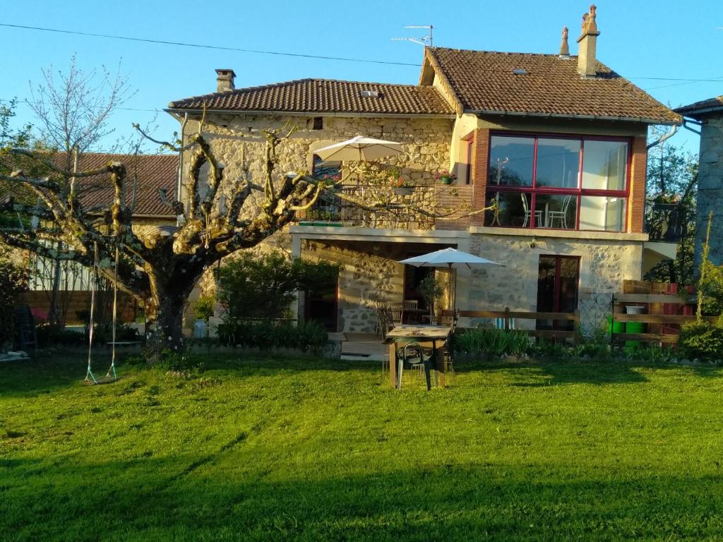 Maison de vacances Gite d'Antoine Linols, 15150 Saint-Gérons