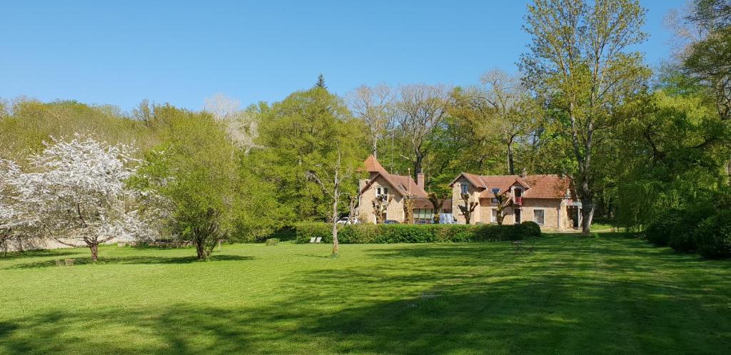 Maisons de vacances Gîte dans un Domaine Historique Dépendances de Méridon Chemin de Bonnelles, 78460 Chevreuse