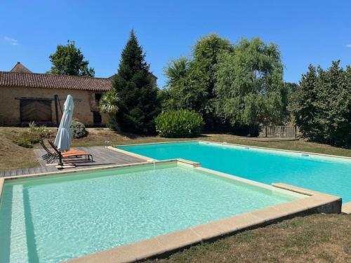Gîte de caractère avec piscine en Dordogne Capelou france